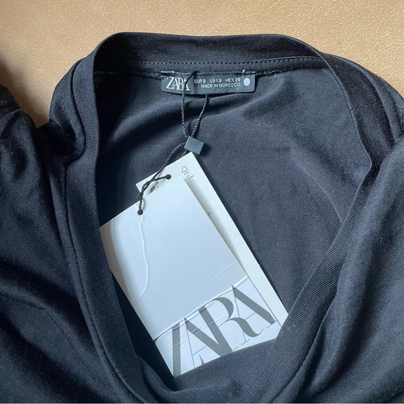 NWT Zara shoulder pad padded top black chic blogger favorite style sold out - Picture 4 of 6